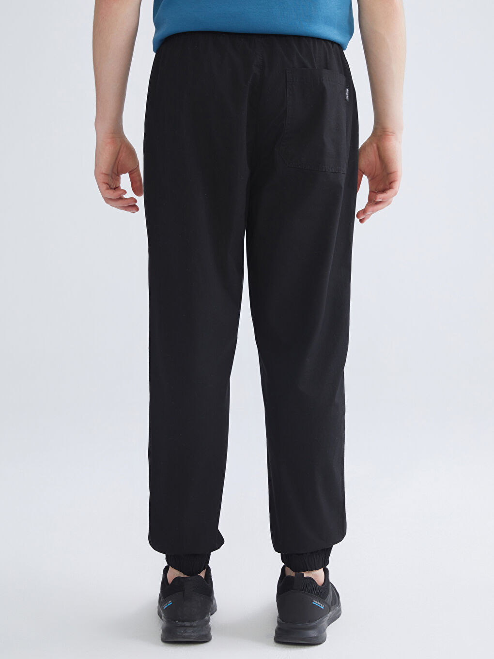 Siyah Standart Kalıp Erkek Jogger Pantolon-3