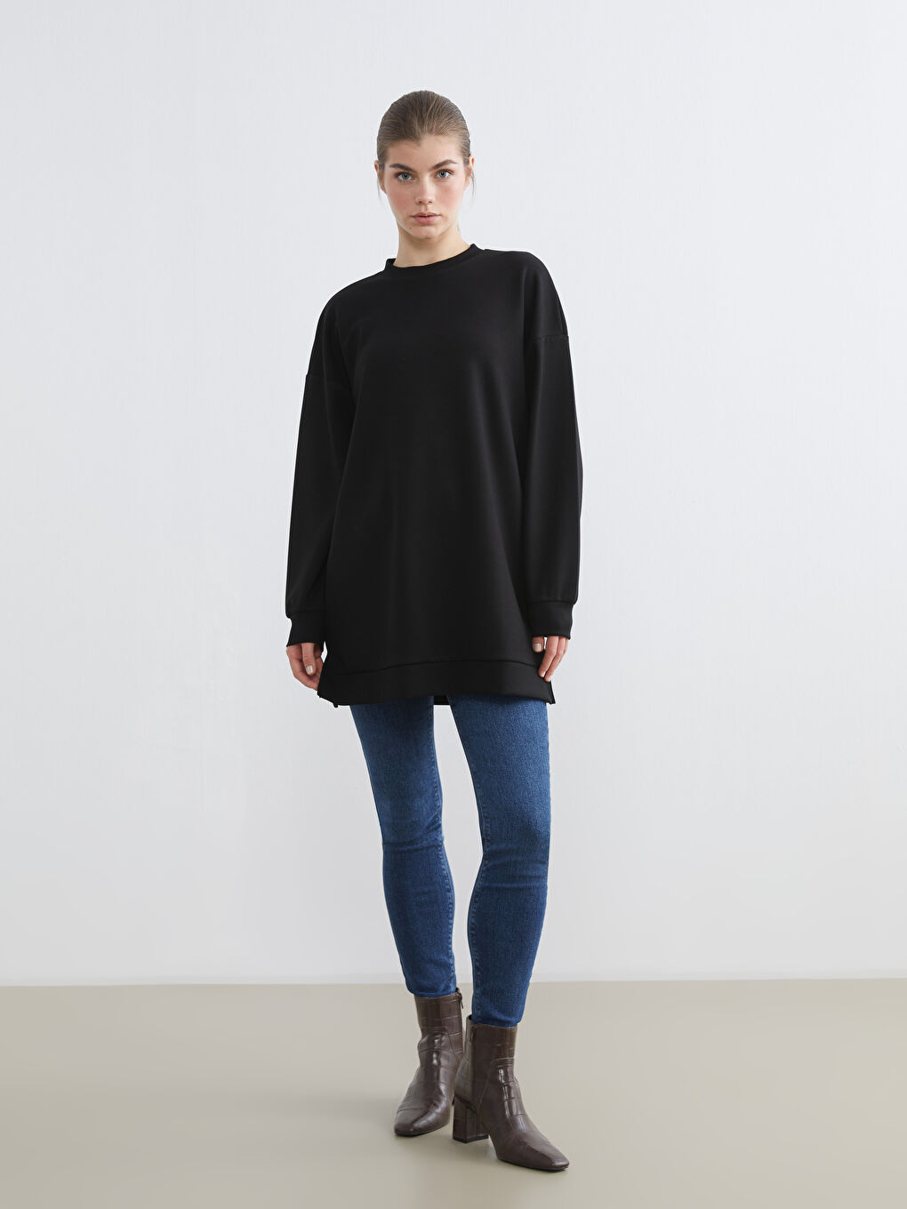 Siyah Bisiklet Yaka Kadın Sweatshirt Tunik-2