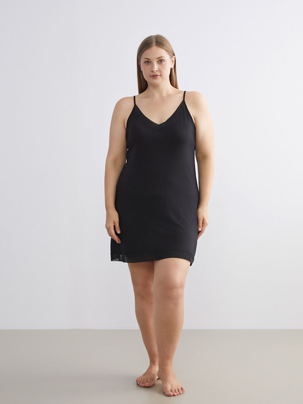 Siyah V Yaka Askılı Kadın Fantezi Gecelik-5