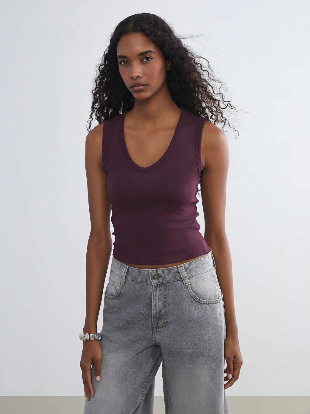 Mürdüm V Yaka Kadın Atlet