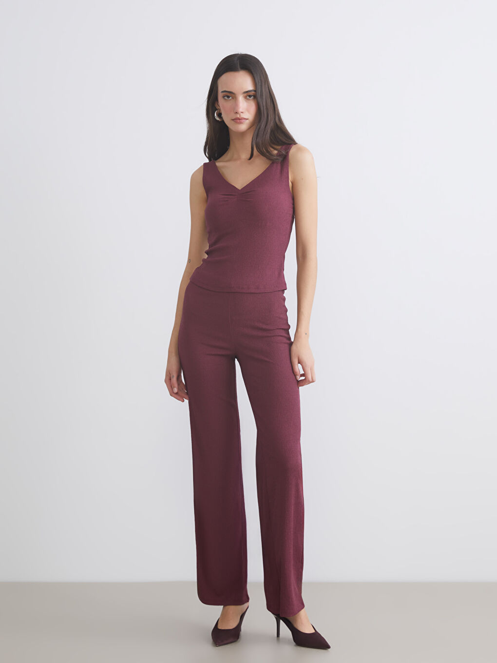 Bordo V Yaka Dokulu Büzgülü Bluz-3