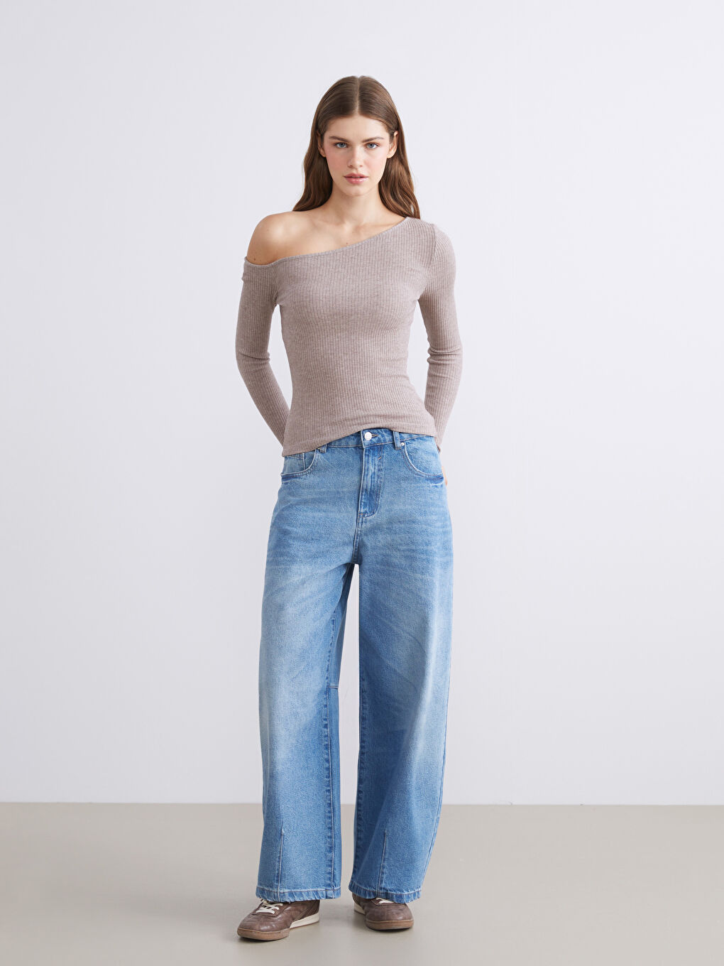 Bej Kayık Yaka Dokulu Kadın Body-1