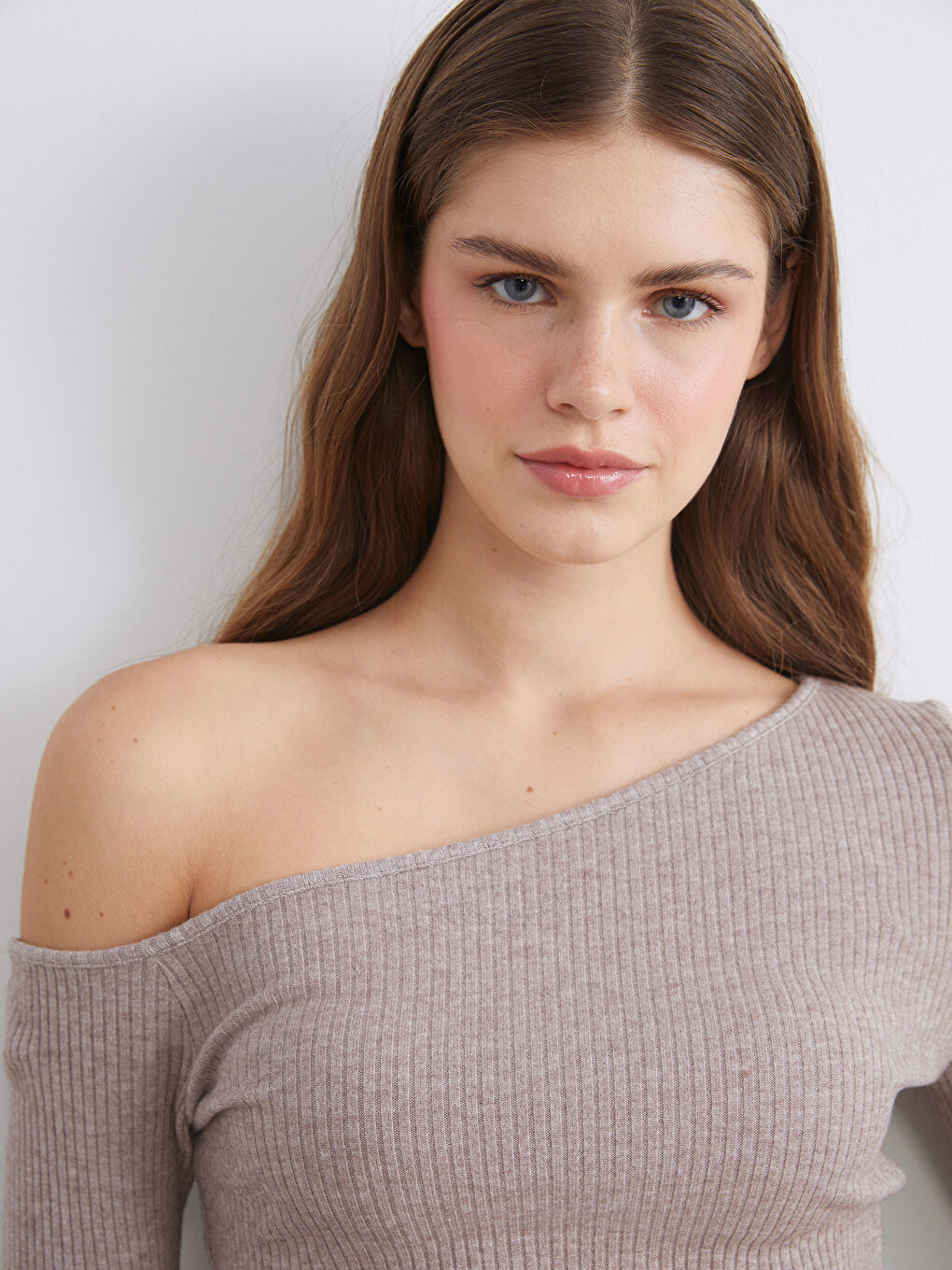 Bej Kayık Yaka Dokulu Kadın Body-2