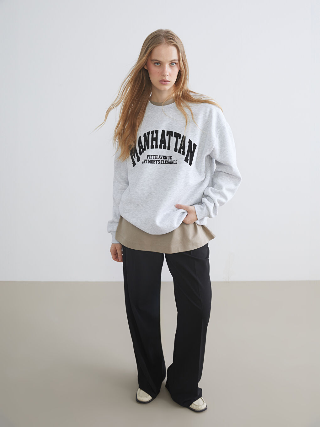 Gri Manhattan Nakışlı Oversize Kadın Kalın Sweatshirt-1