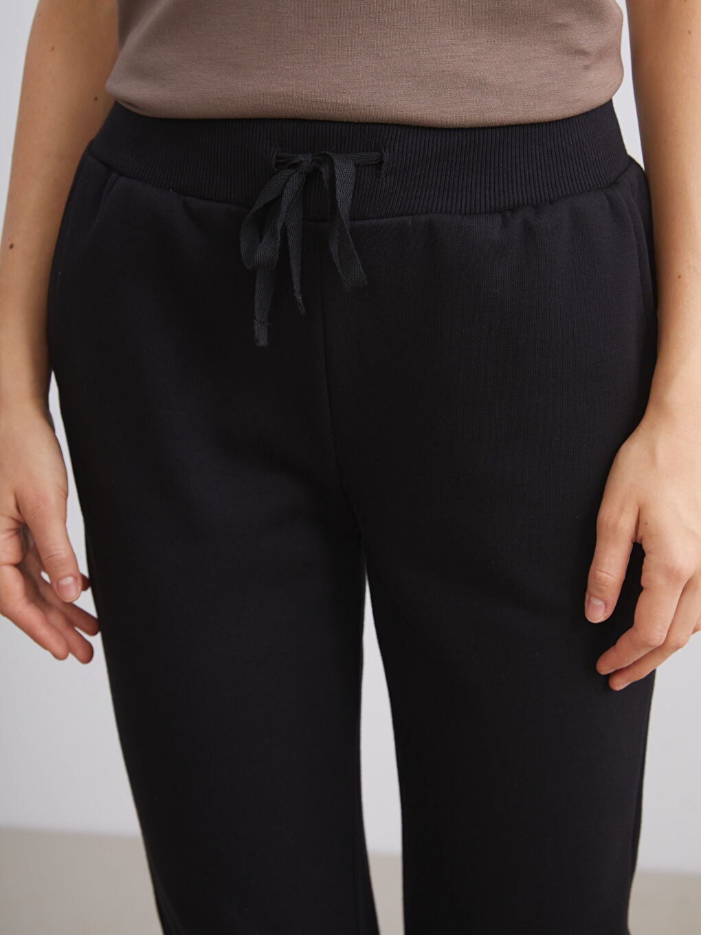 Siyah Beli Lastikli Kadın Jogger Eşofman Altı-2