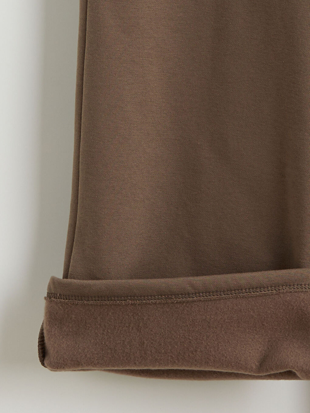 Kahverengi Beli Lastikli Baskılı Geniş Paça Kadın Eşofman Altı-6