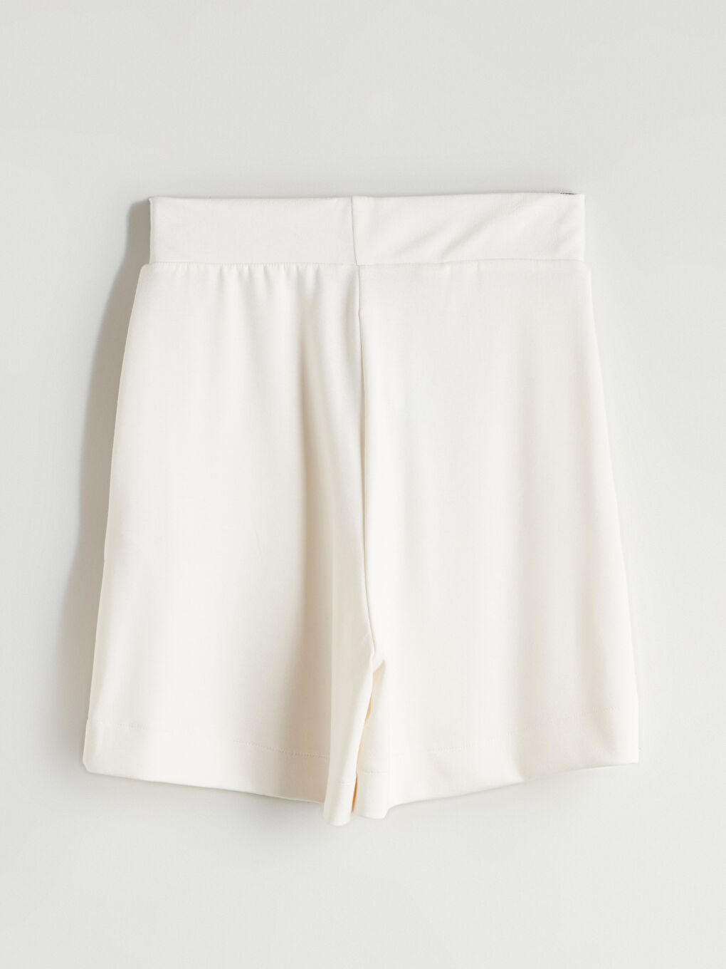 Ekru Beli Lastikli Kadın Şort-4