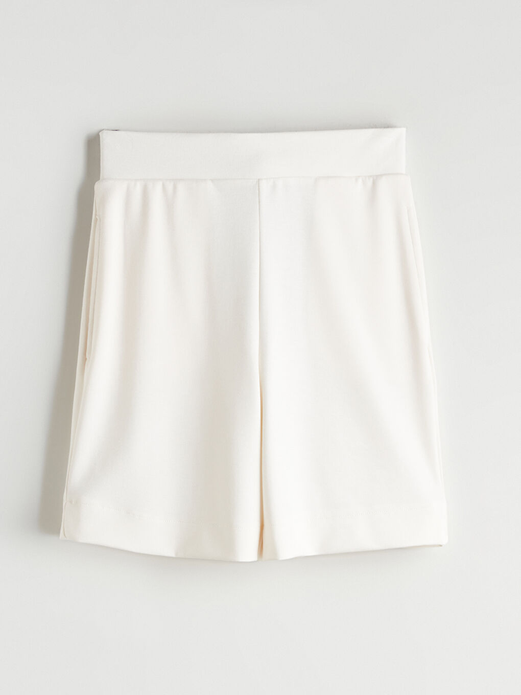 Ekru Beli Lastikli Kadın Şort-5