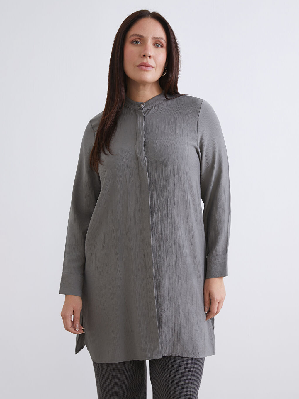 کراس تونیکی ژنانی نەخشدار یاخەی حاکمی