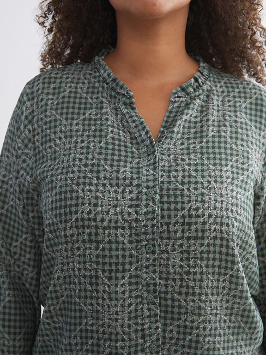 Yeşil Kaçık Yaka Desenli Kadın Gömlek-6