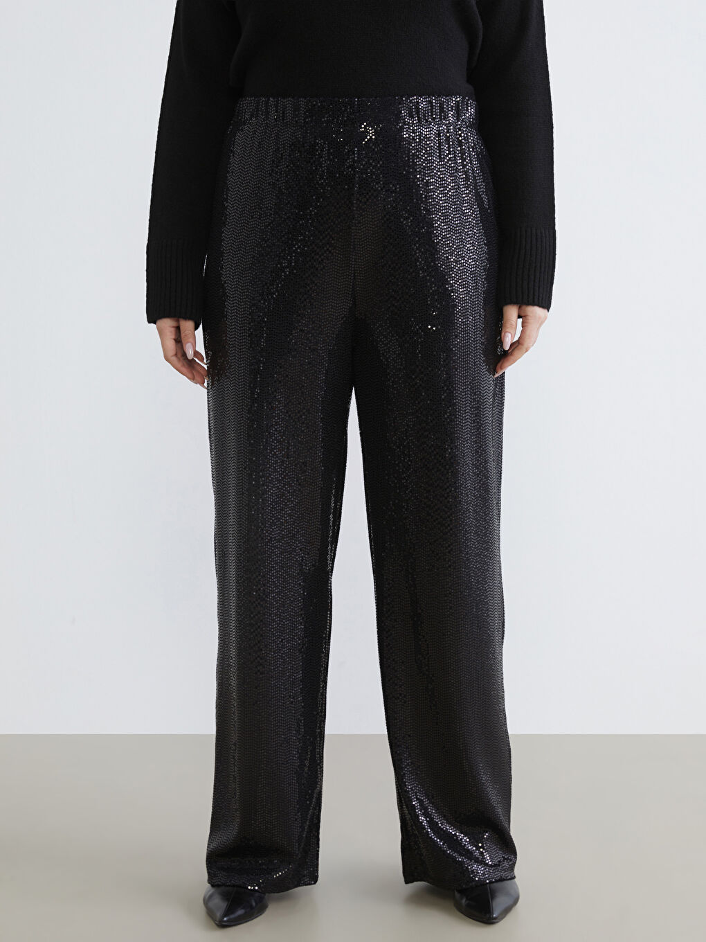 Siyah Standart Fit Payetli Kadın Pantolon-9