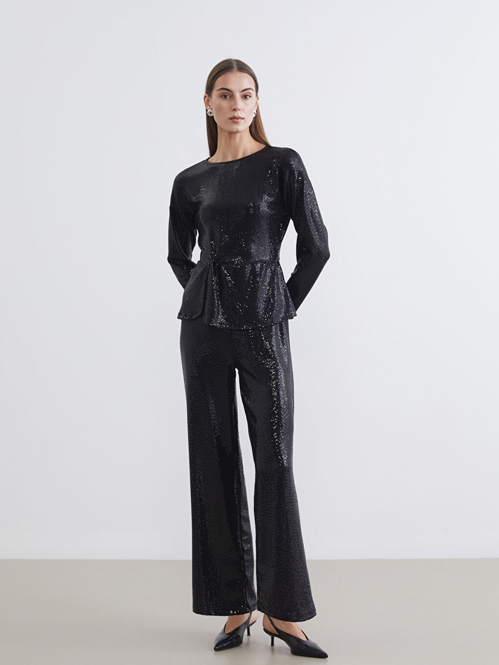 Siyah Standart Fit Payetli Kadın Pantolon-1