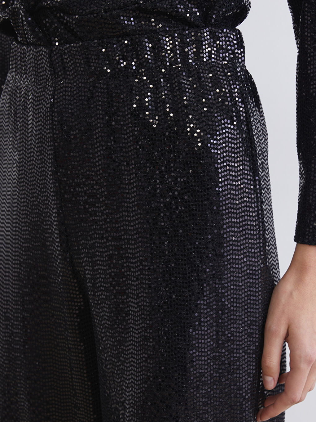 Siyah Standart Fit Payetli Kadın Pantolon-5