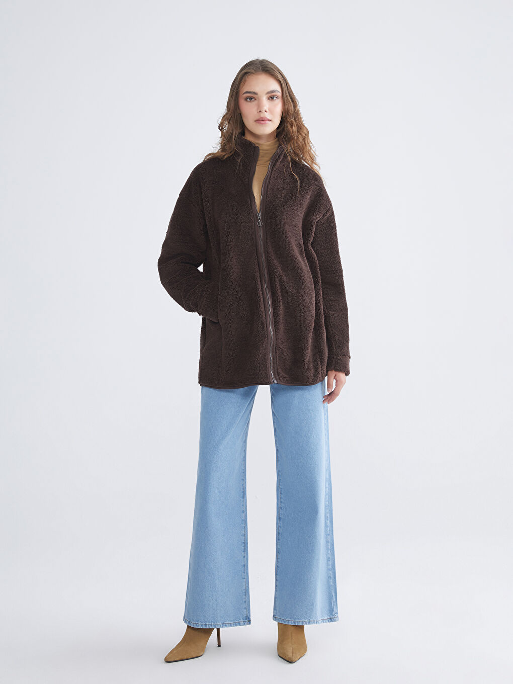 Kahverengi Dik Yaka Kadın Polar Hırka-1