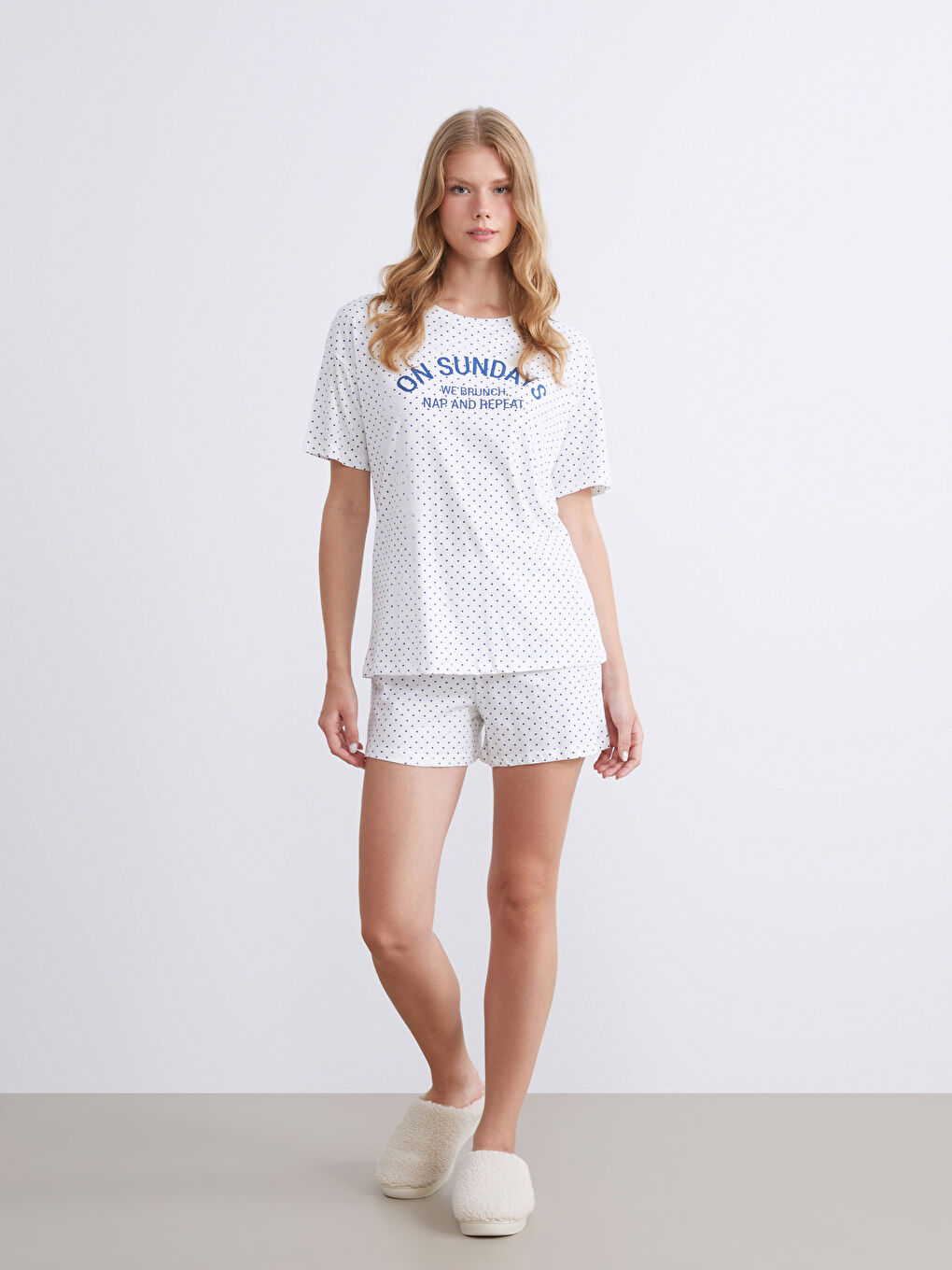 Ekru Kalp Baskılı Kadın Şortlu Pijama Takımı