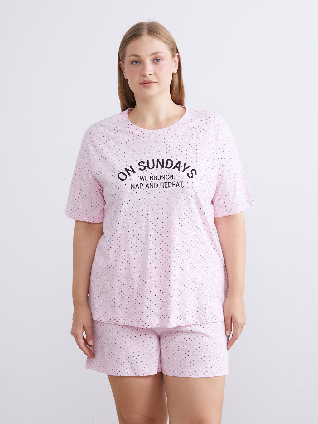 Pembe Puantiyeli Kadın Şortlu Pijama Takımı-5