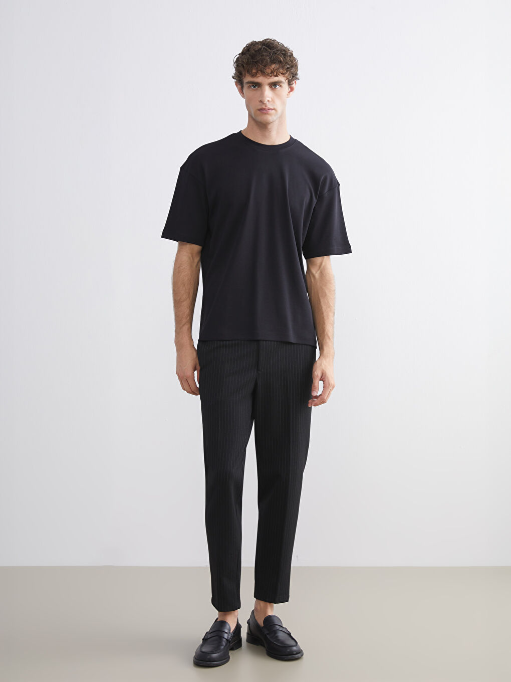 Siyah Bisiklet Yaka Erkek Tişört-1