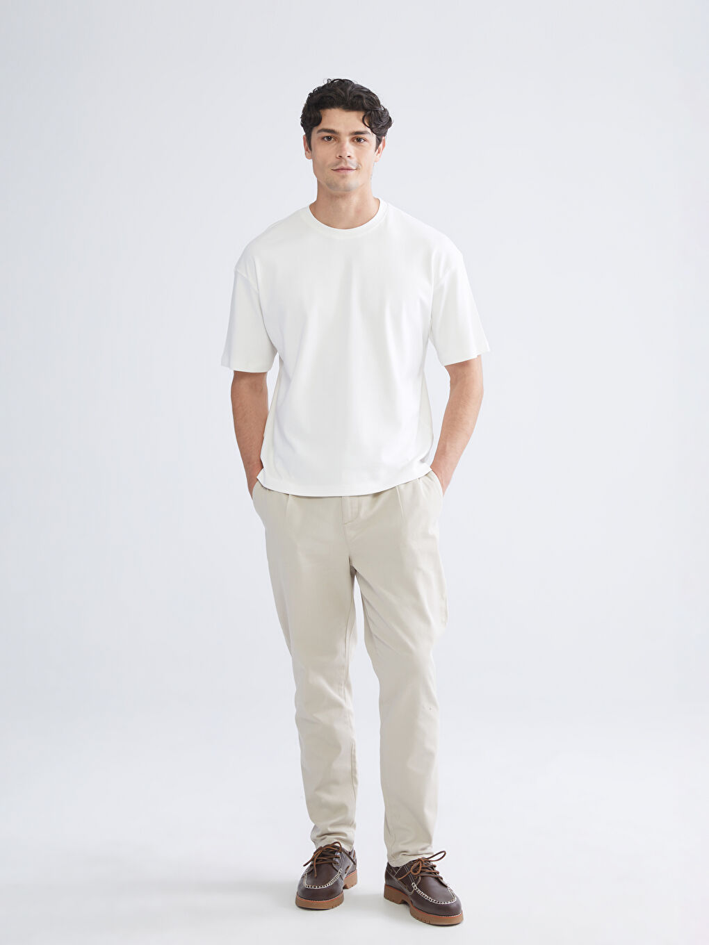 Ерлерге арналған дөңгелек жағалы футболка-1