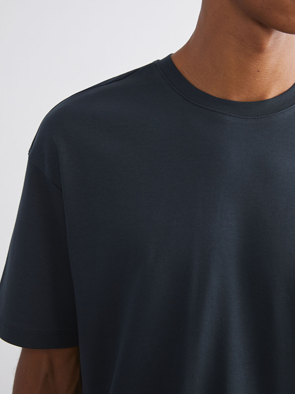 تیشێرت یه‌خه‌ خڕ بۆ پیاوان-2