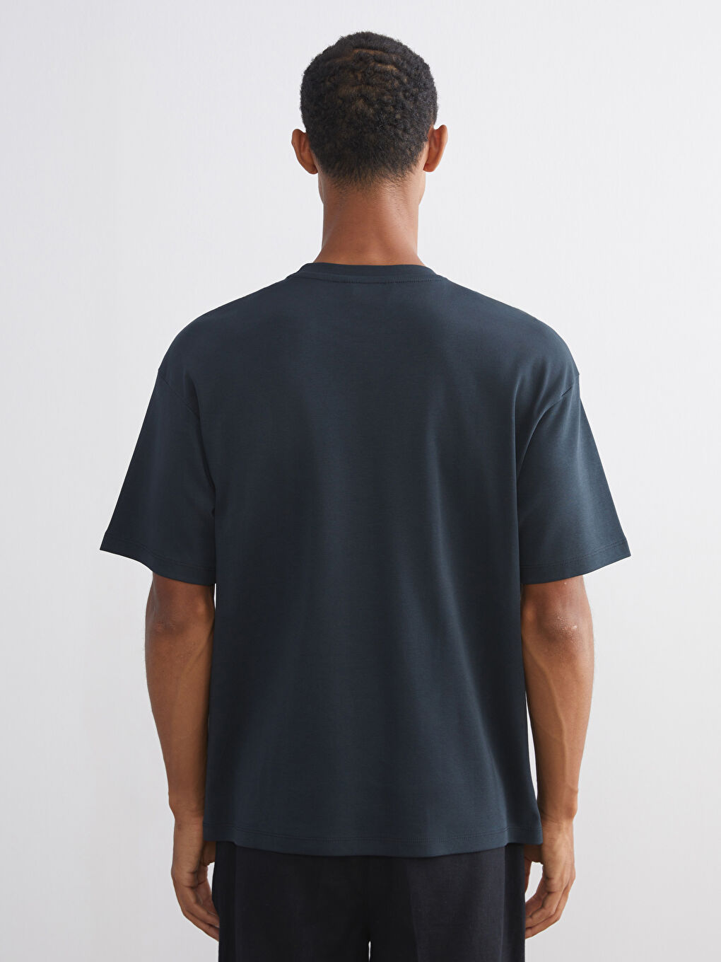 تیشێرت یه‌خه‌ خڕ بۆ پیاوان-3