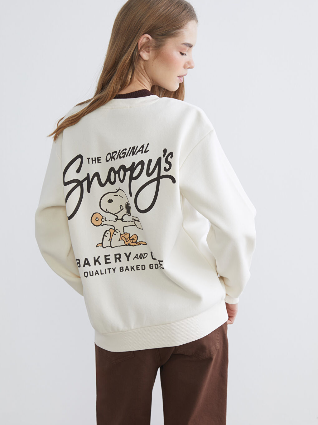 Bej Snoopy Baskılı Oversize Kadın Kalın Sweatshirt-1