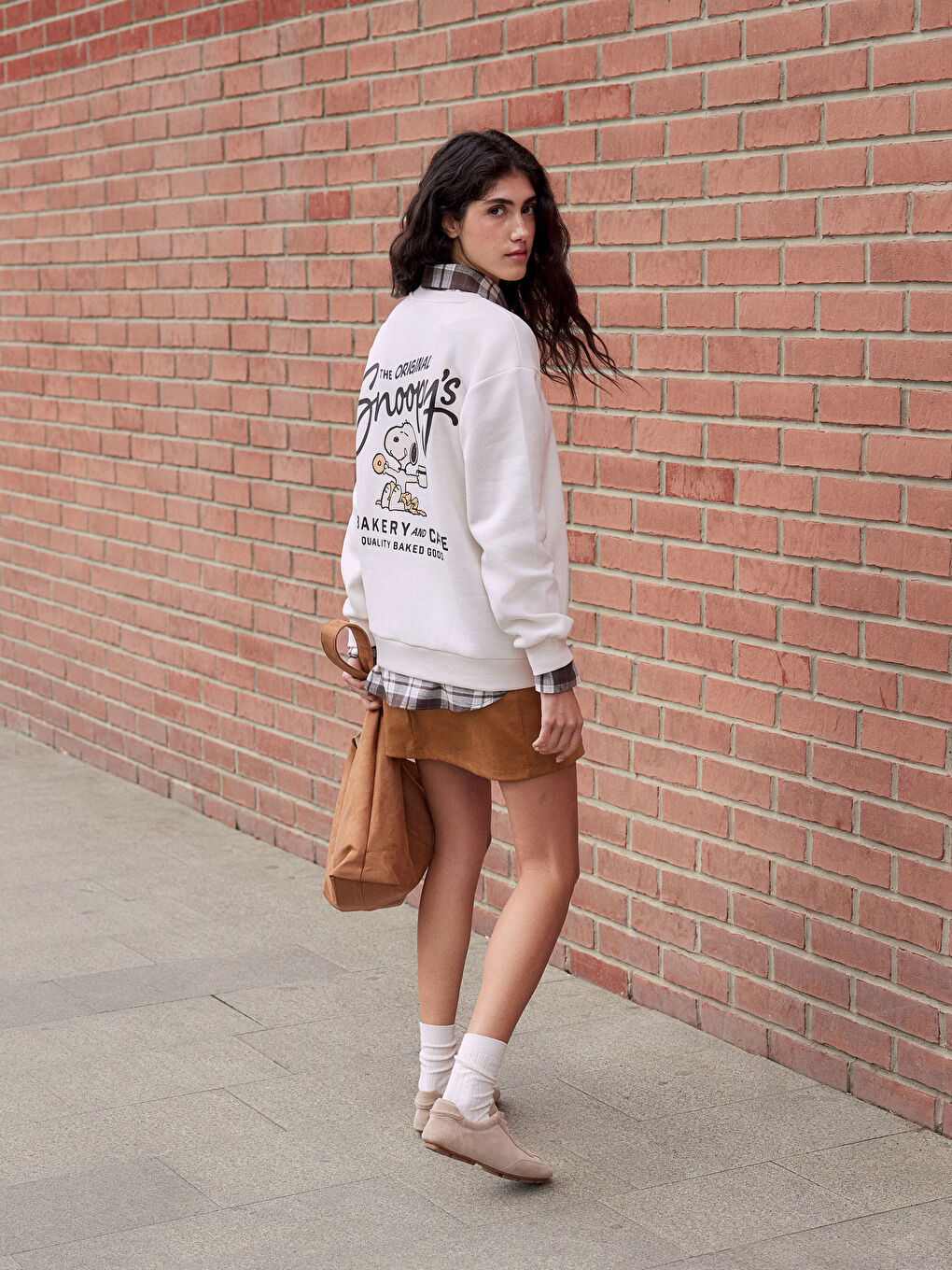 Bej Snoopy Baskılı Oversize Kadın Kalın Sweatshirt