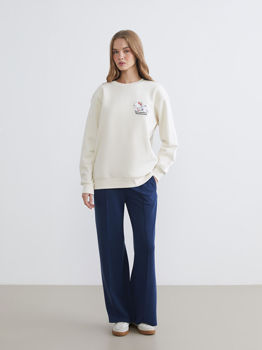 Bej Hello Kitty Baskılı Oversize Kadın Kalın Sweatshirt-2