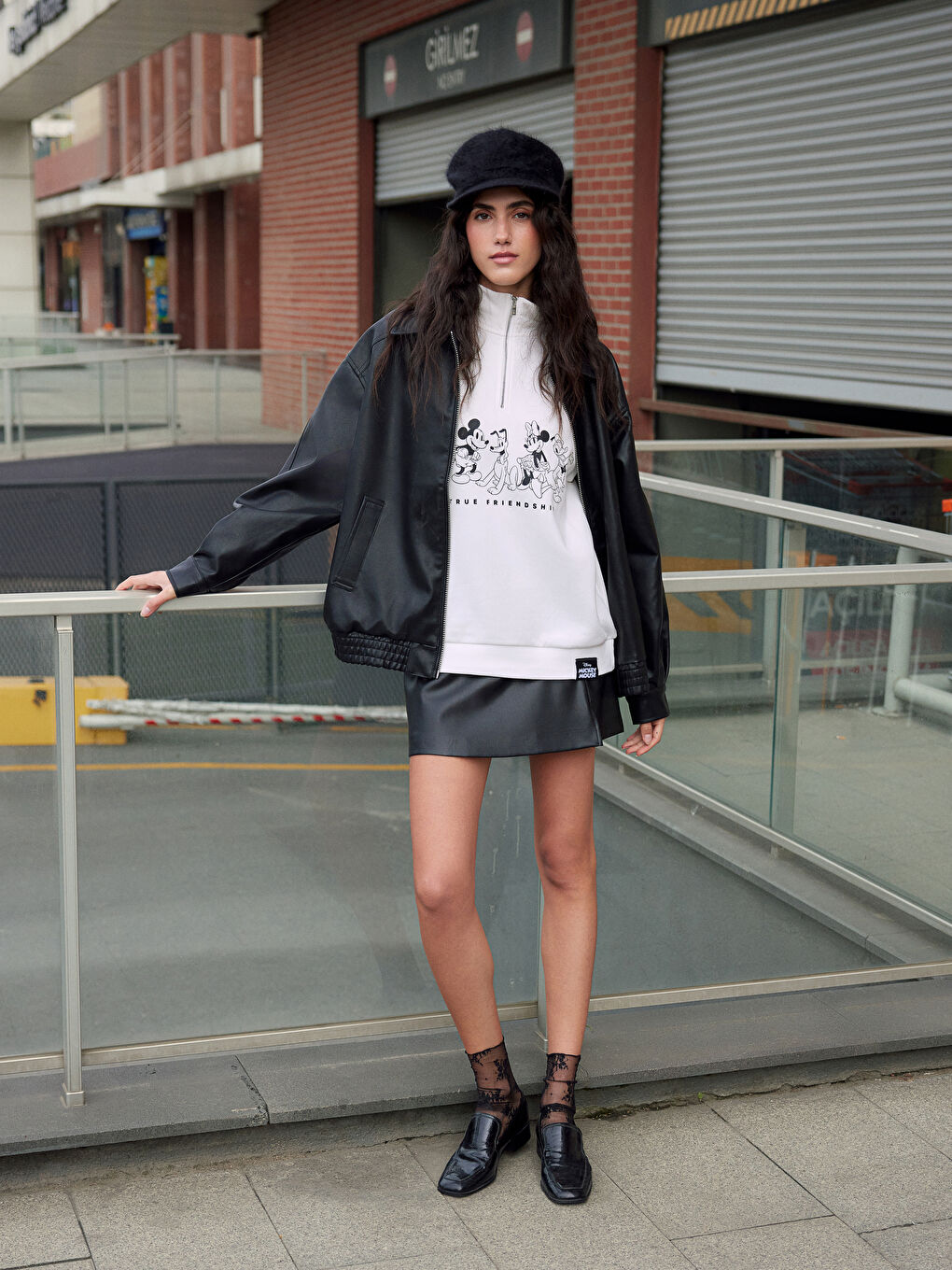 Ekru Mickey Mouse Baskılı Kadın Kalın Sweatshirt