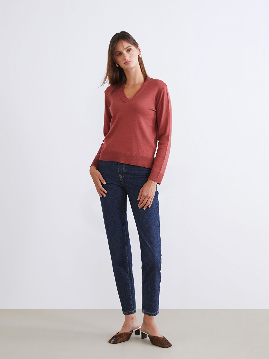 Kahverengi V Yaka Kadın Triko Kazak-1