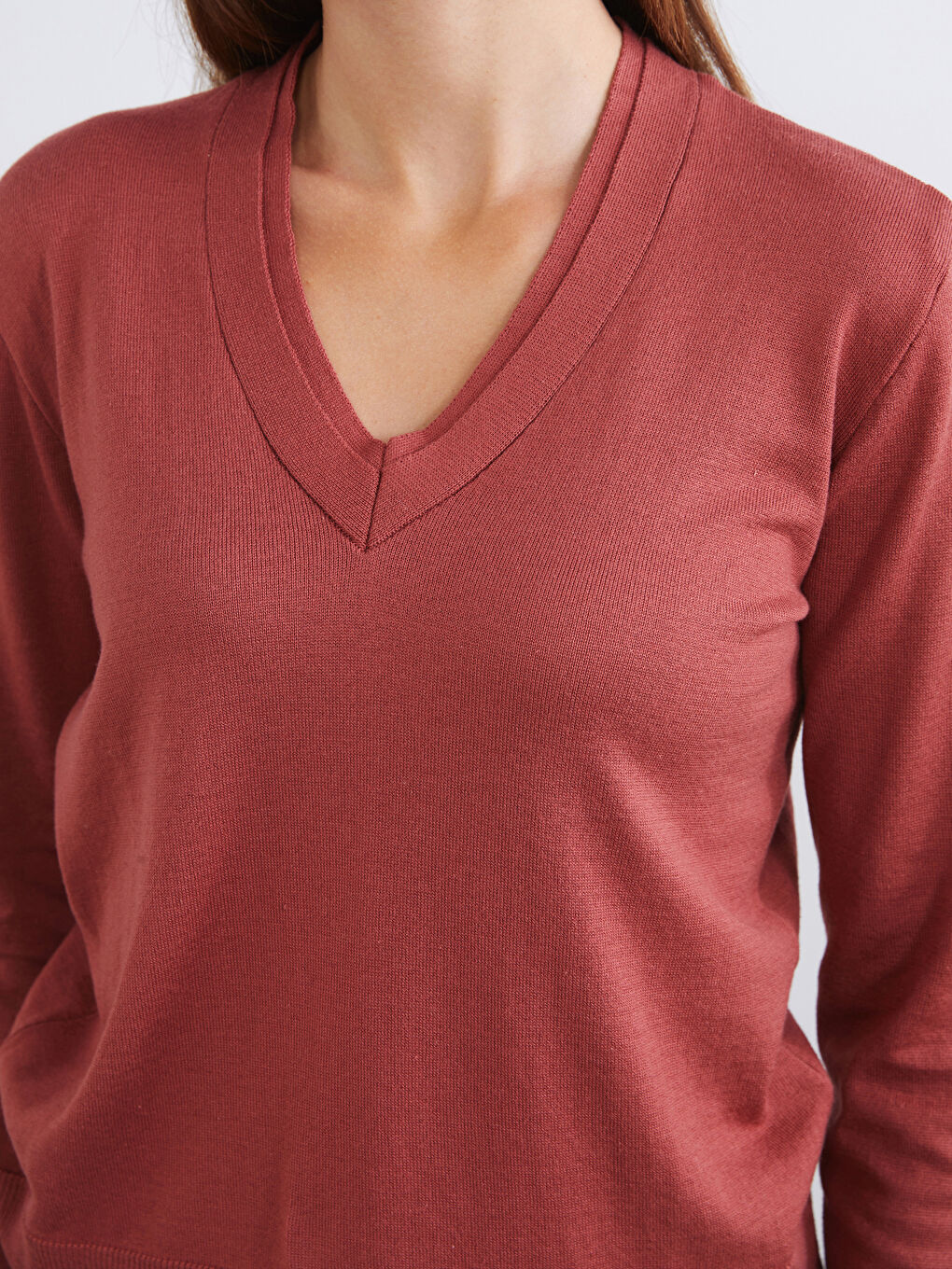 Kahverengi V Yaka Kadın Triko Kazak-2