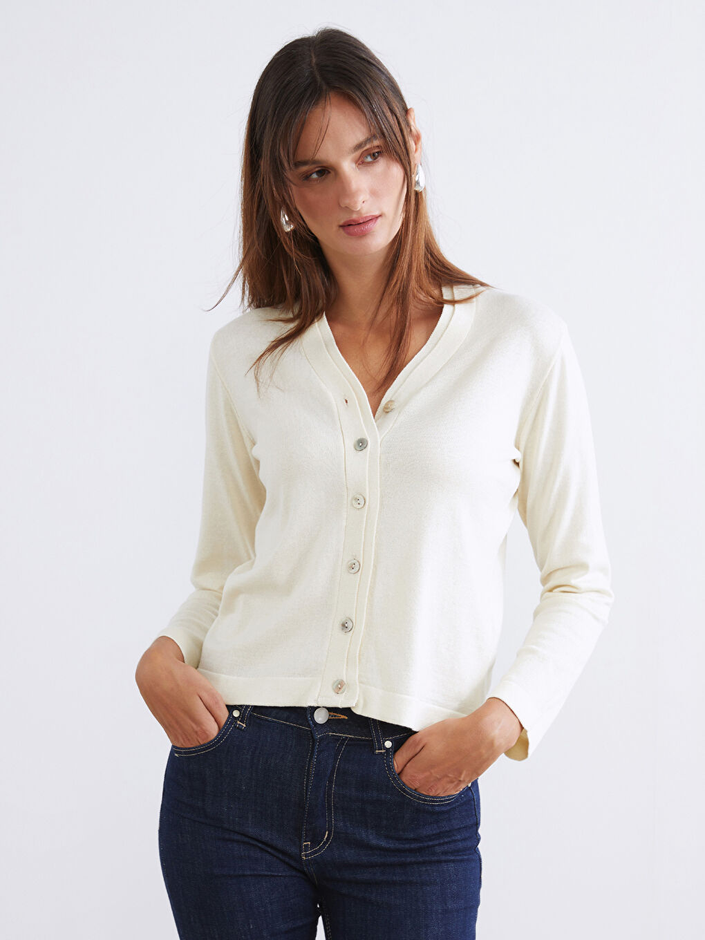 Ekru V Yaka Kadın Triko Hırka