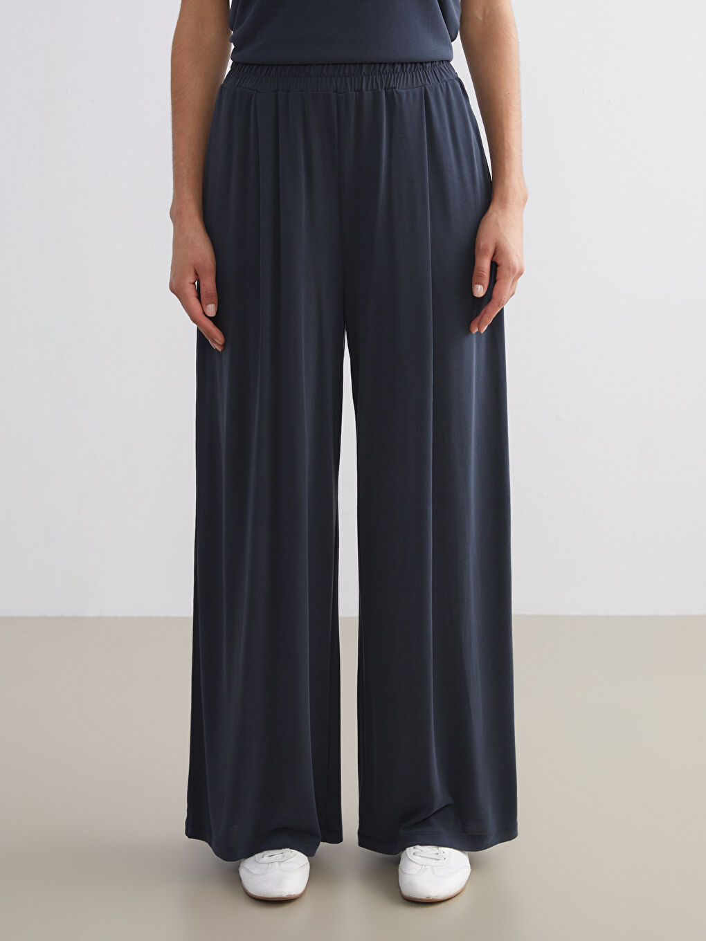 Siyah Beli Lastikli Modal Karışımlı Kadın Eşofman Altı-3