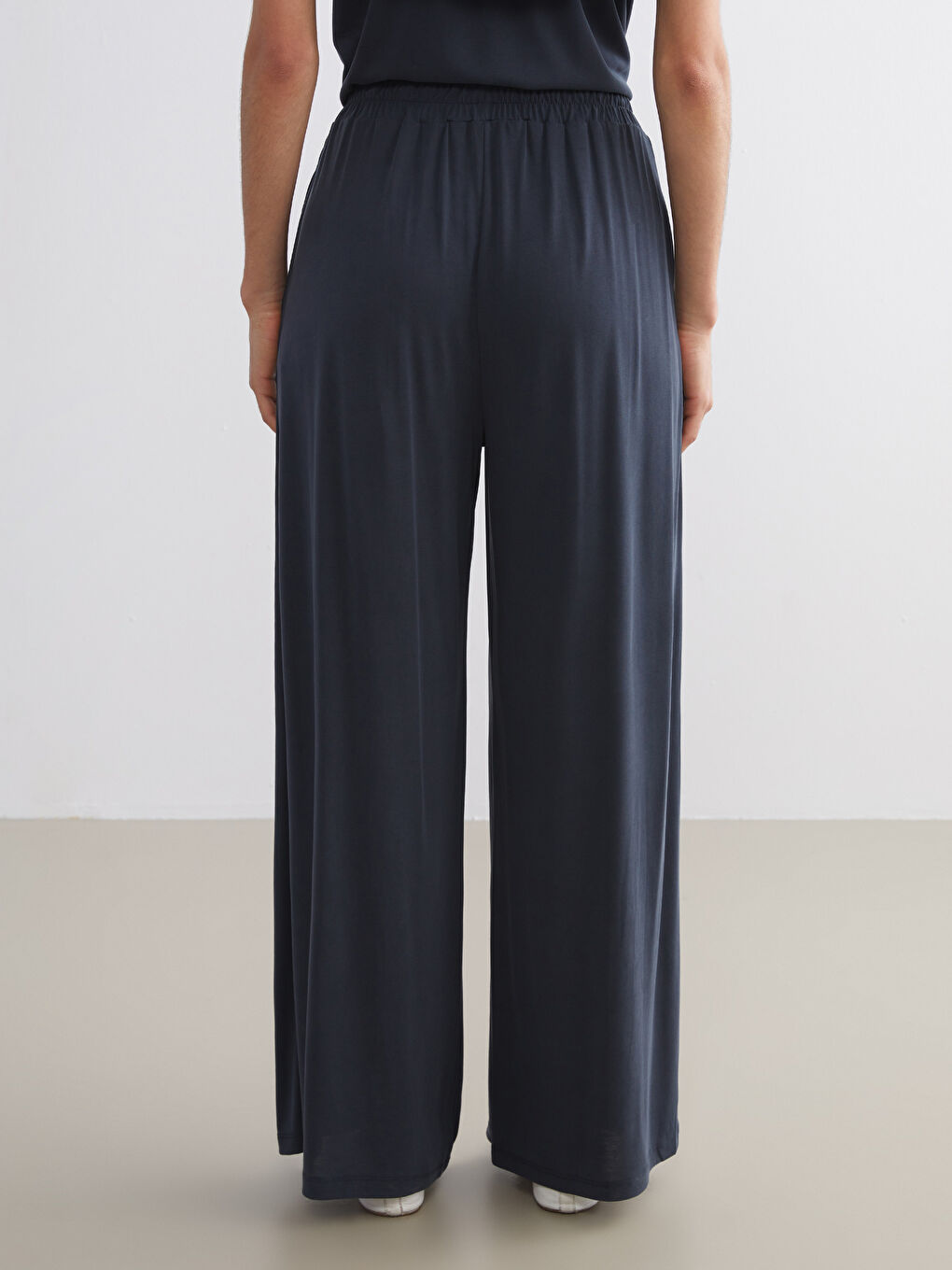 Siyah Beli Lastikli Modal Karışımlı Kadın Eşofman Altı-7