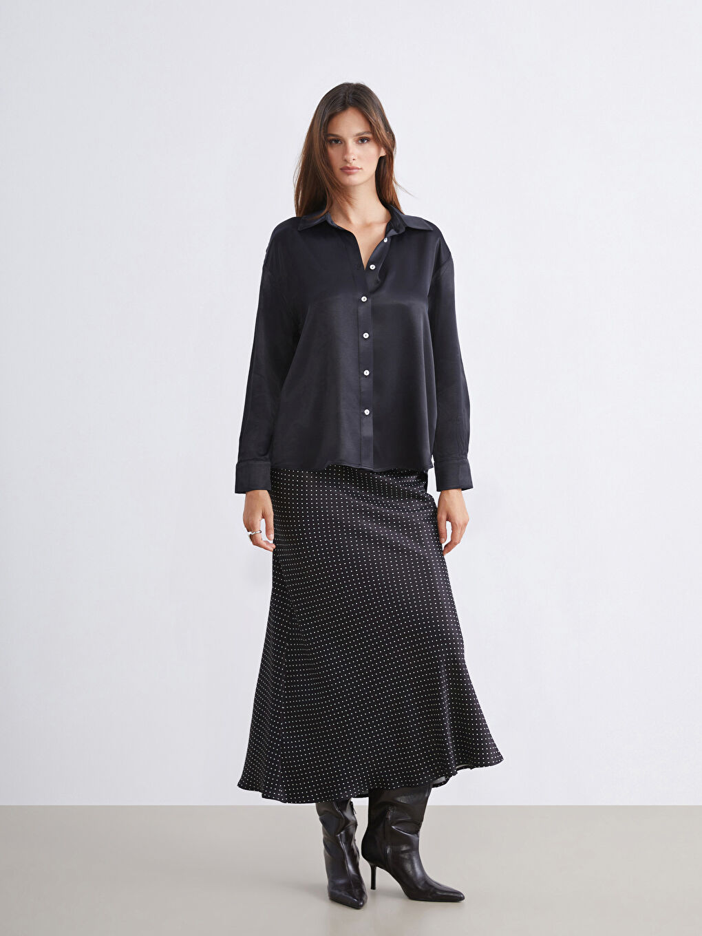 Siyah Saten Kadın Gömlek-1