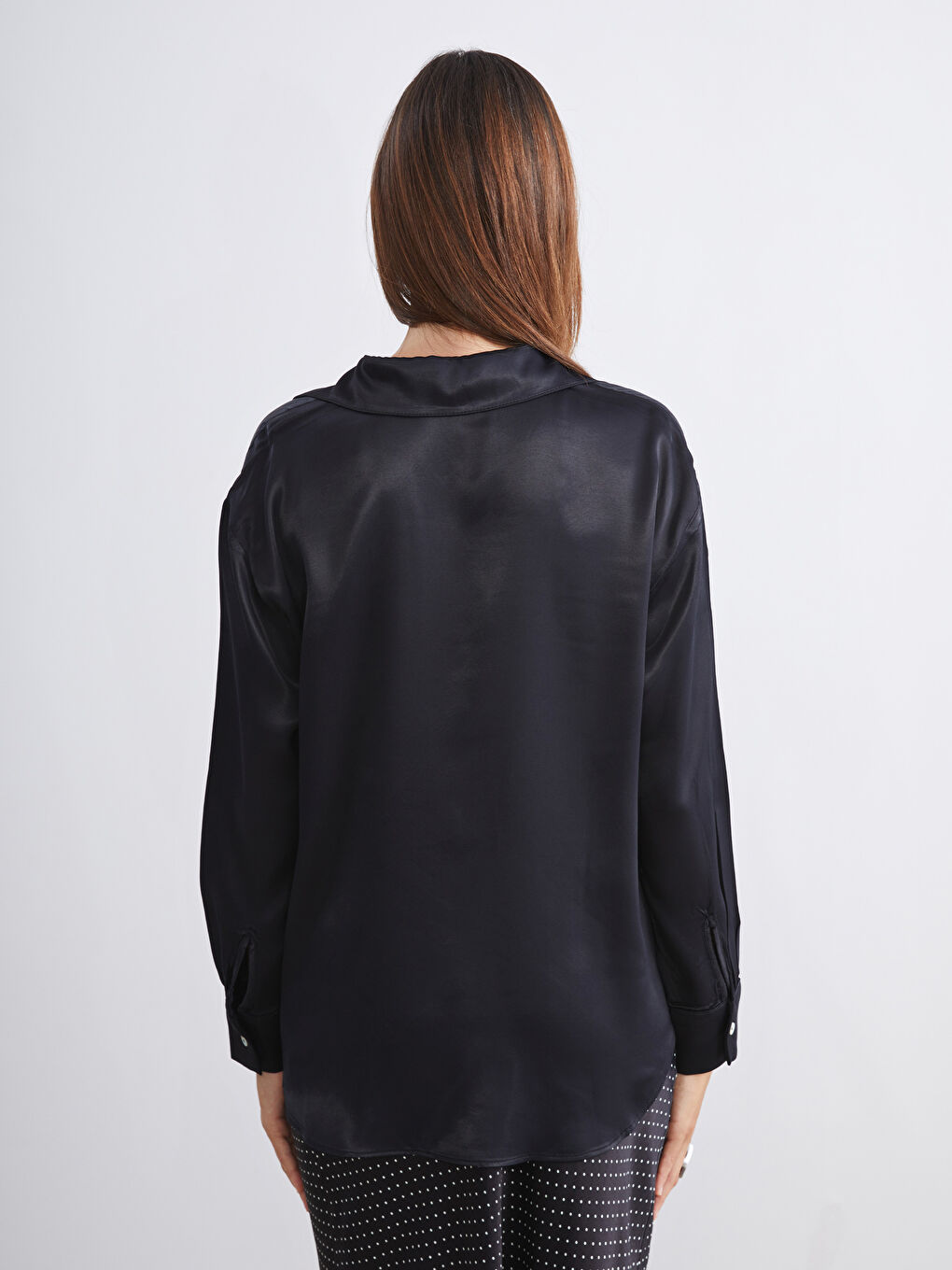 Siyah Saten Kadın Gömlek-3