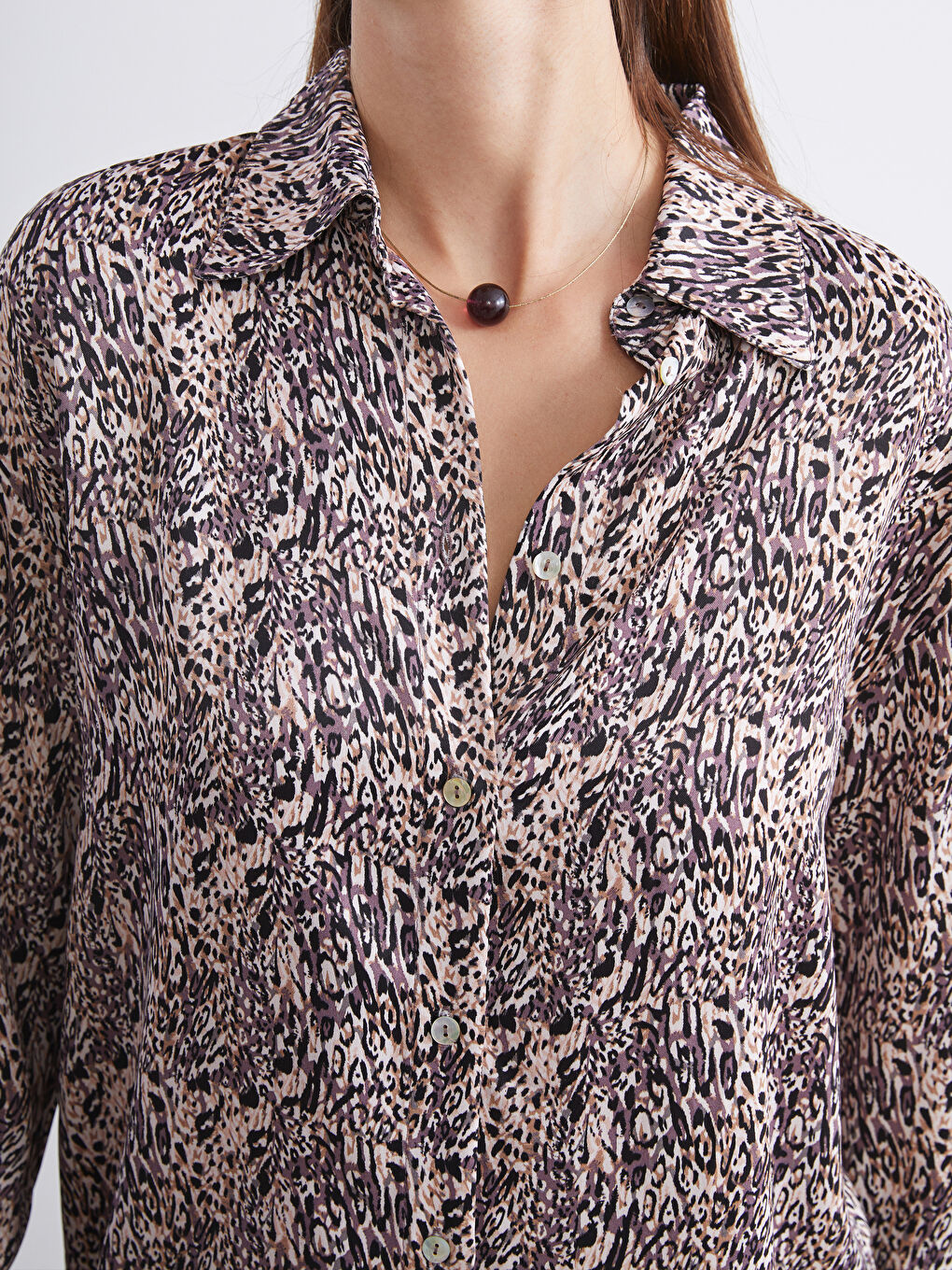 Kahverengi Desenli Saten Kadın Gömlek-2