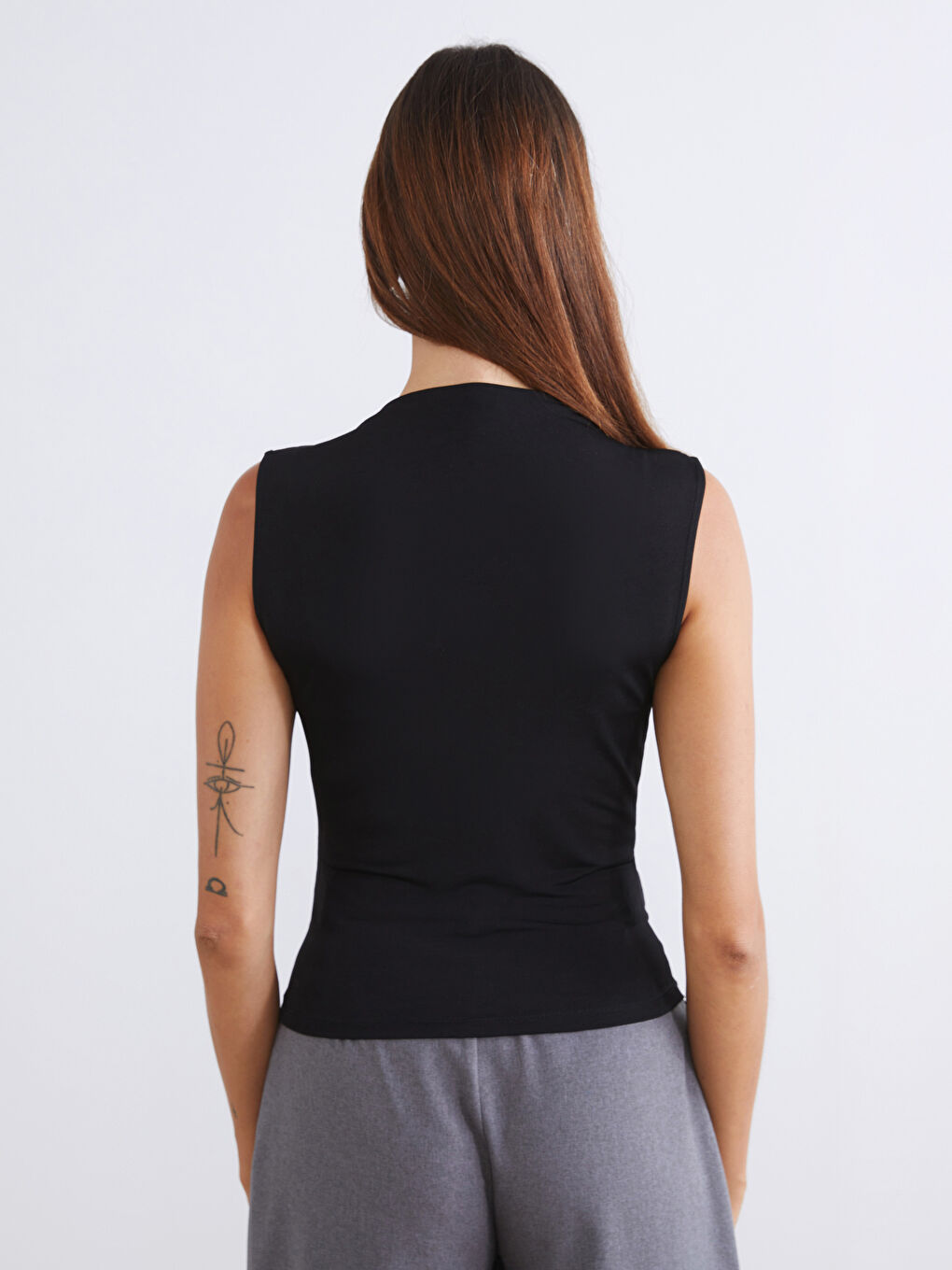 Siyah Dik Yaka Büzgülü Bluz-3