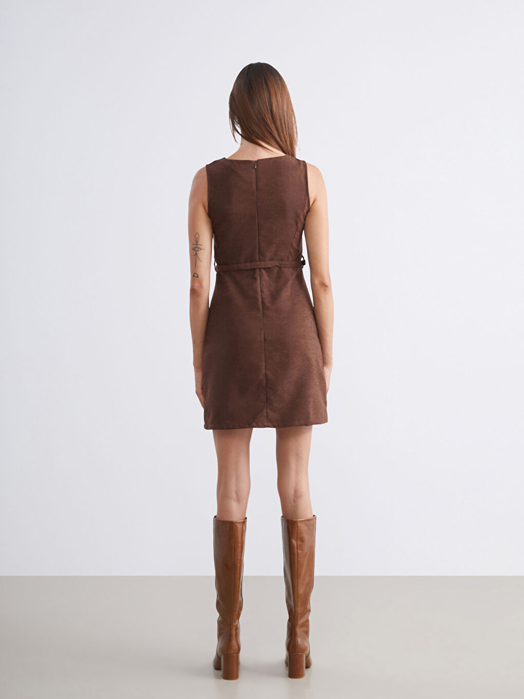 Kahverengi Bisiklet Yaka Süet Mini Elbise-3