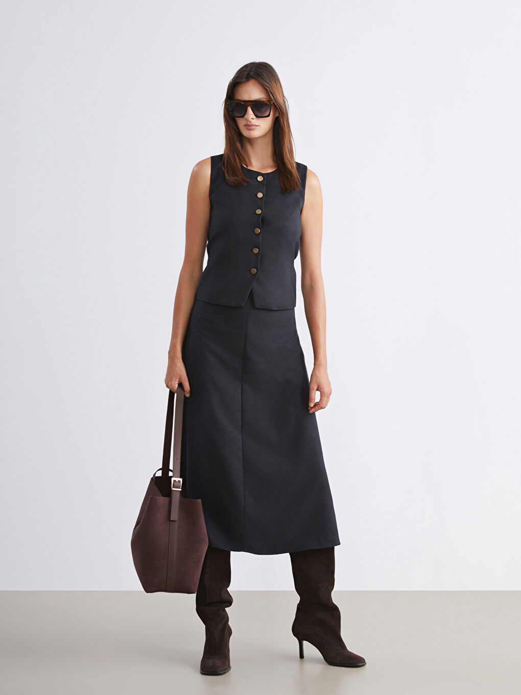 Siyah Beli Kemerli Süet Etek