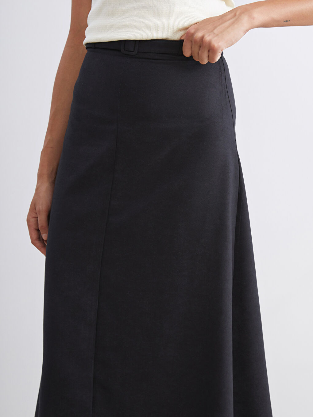 Siyah Beli Kemerli Süet Etek-2