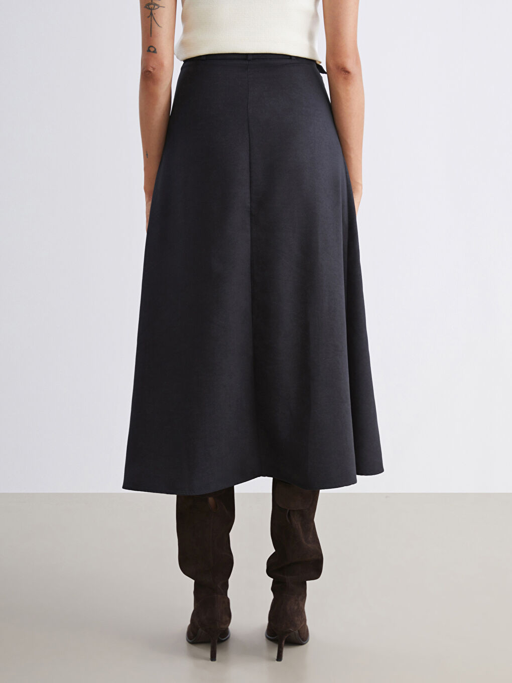 Siyah Beli Kemerli Süet Etek-3