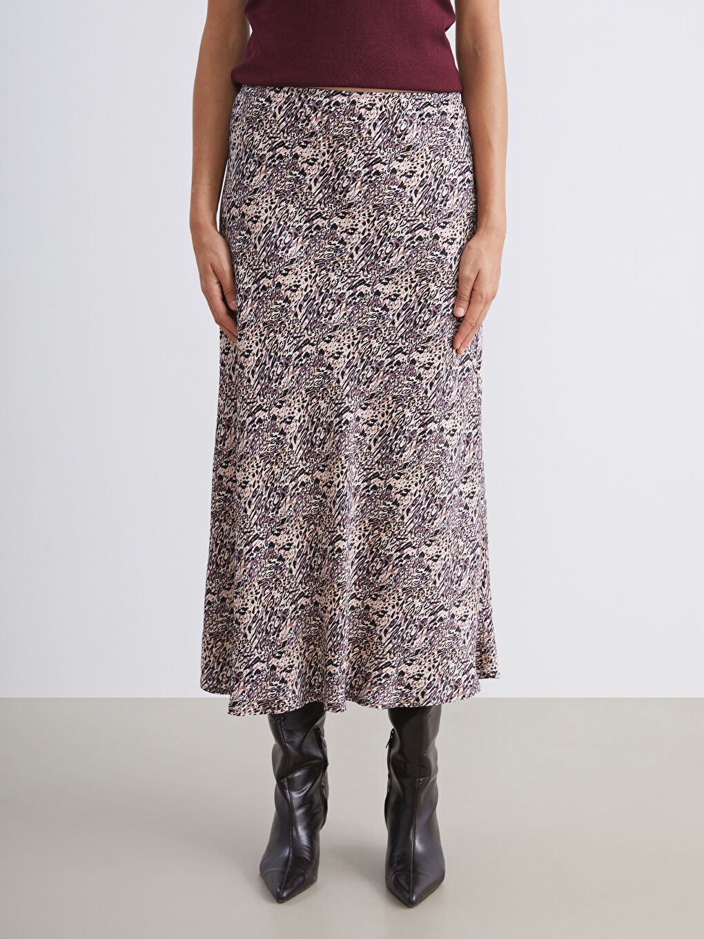 Kahverengi Beli Lastikli Desenli Saten Etek-1