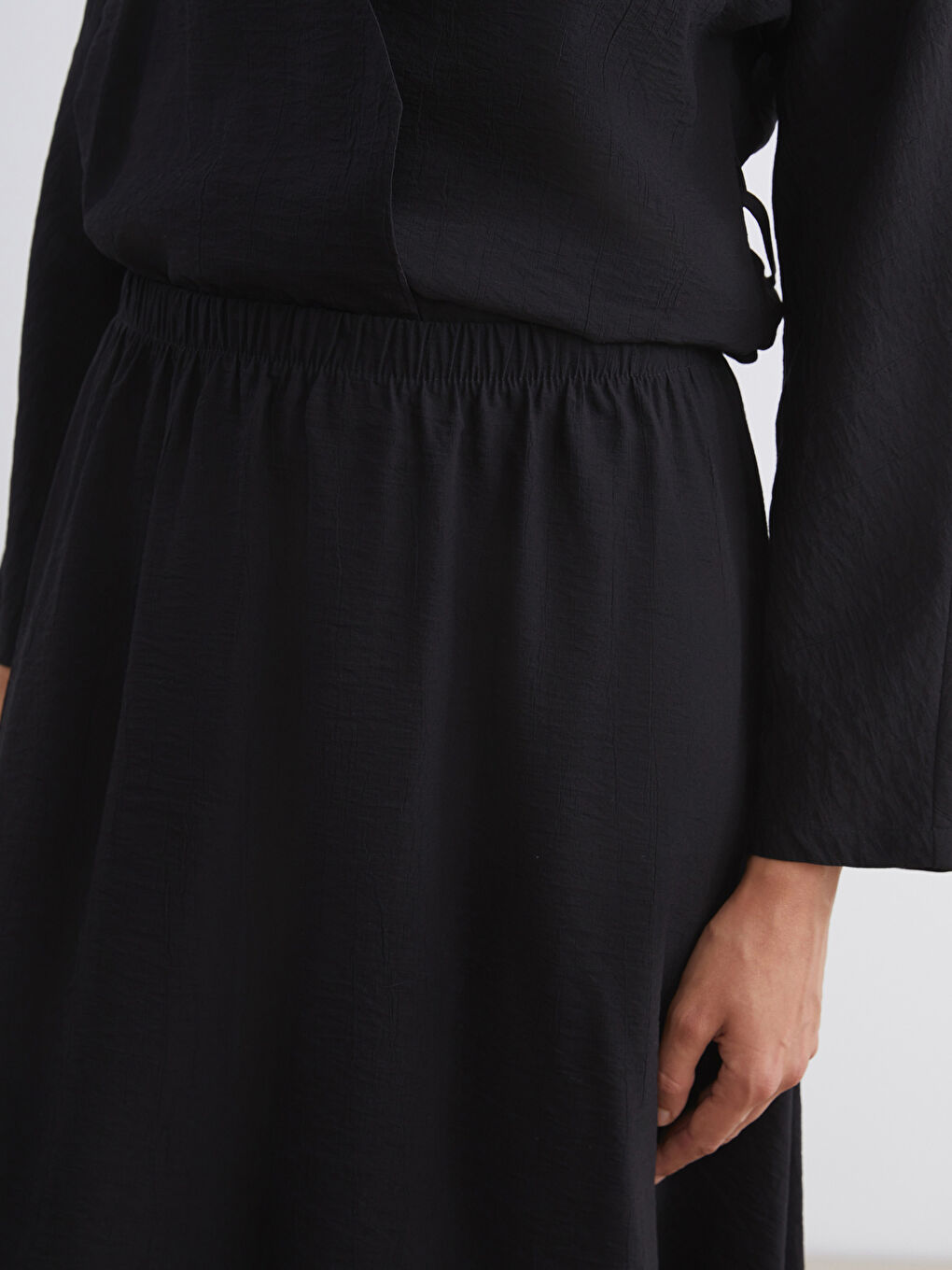 Siyah Beli Lastikli Dokulu Etek-2