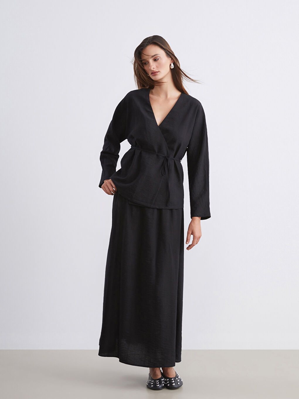 Siyah Kruvaze Yaka Dokulu Kadın Kimono-1