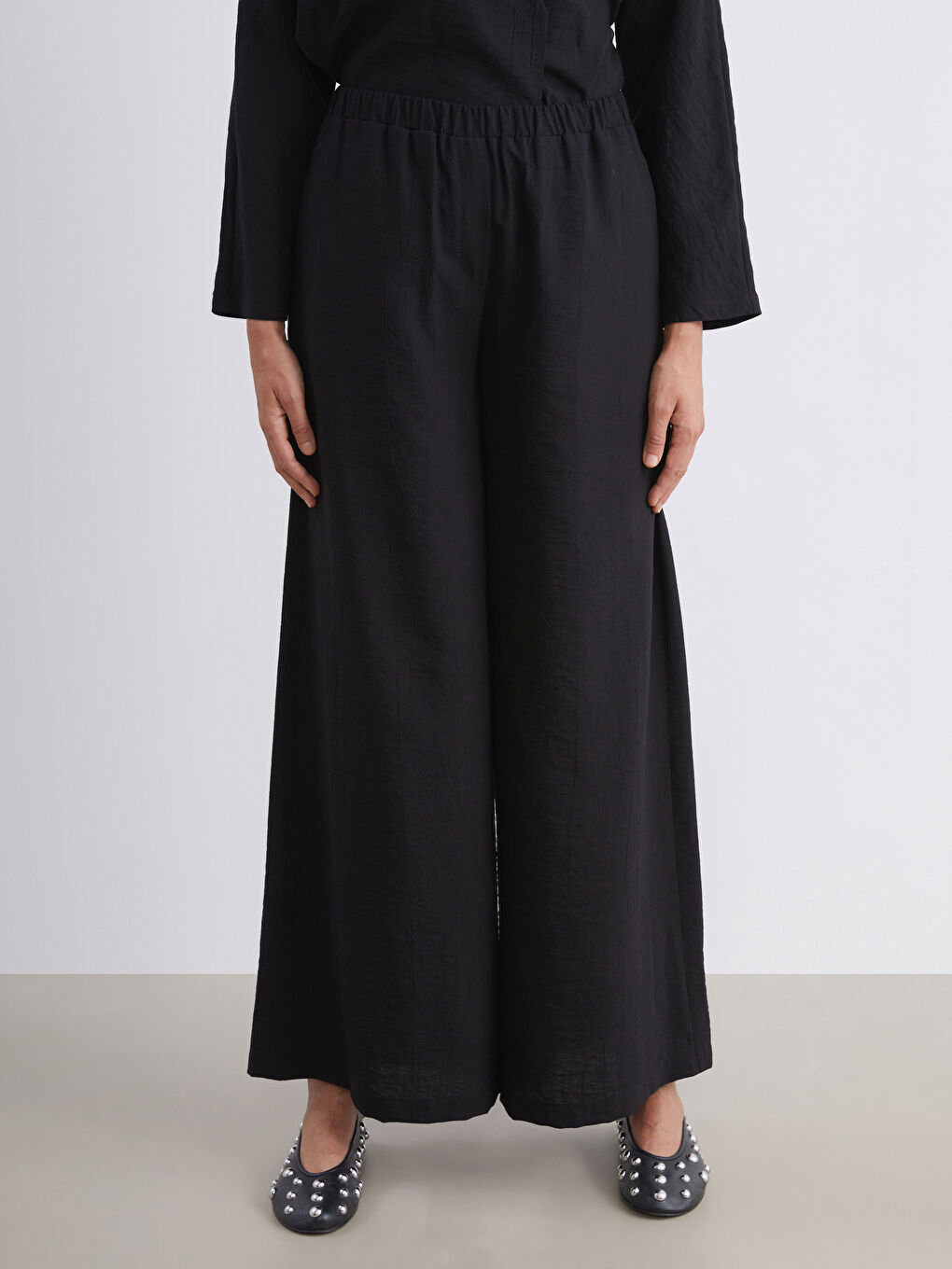 Siyah Beli Lastikli Geniş Paça Kadın Pantolon-1