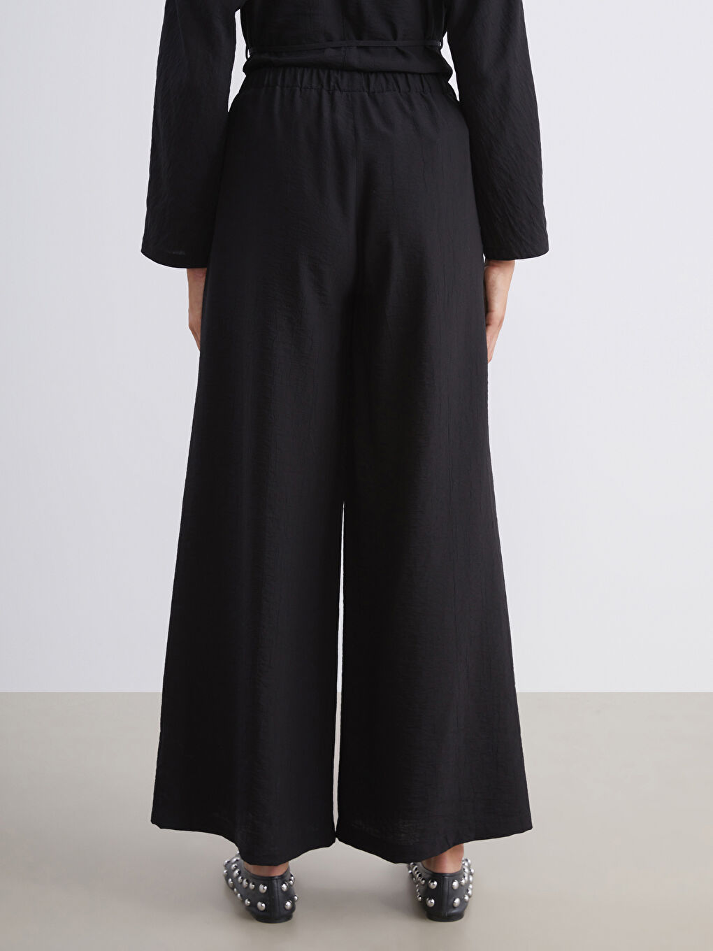 Siyah Beli Lastikli Geniş Paça Kadın Pantolon-3