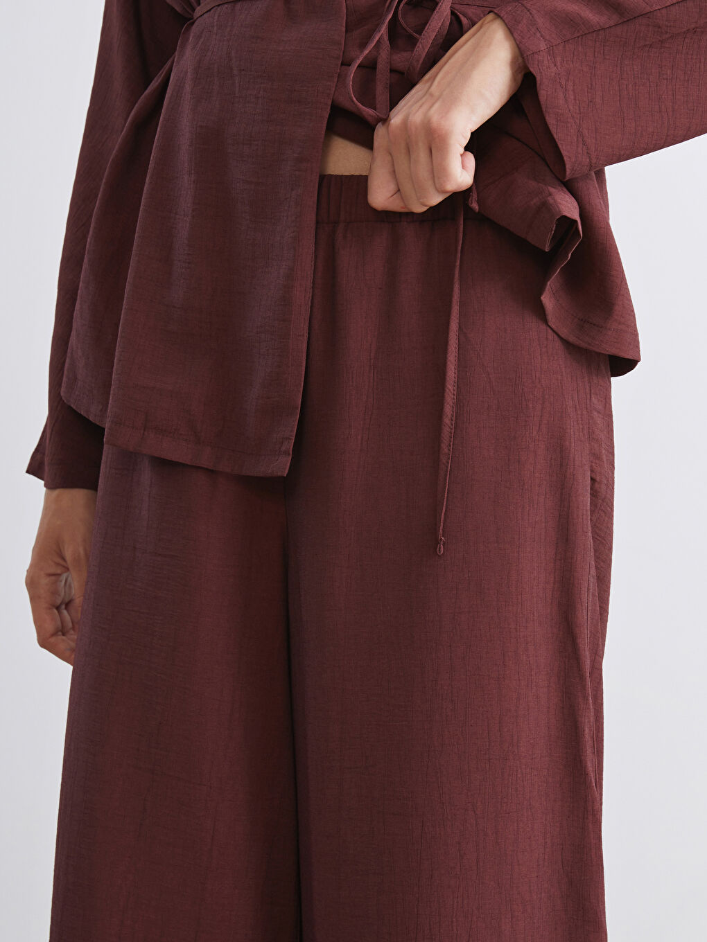 Kahverengi Beli Lastikli Geniş Paça Kadın Pantolon-2