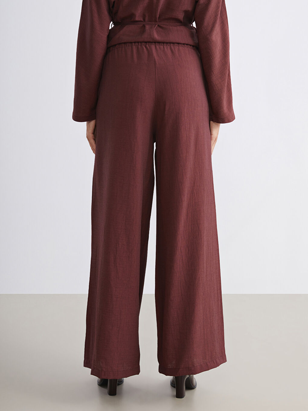 Kahverengi Beli Lastikli Geniş Paça Kadın Pantolon-3