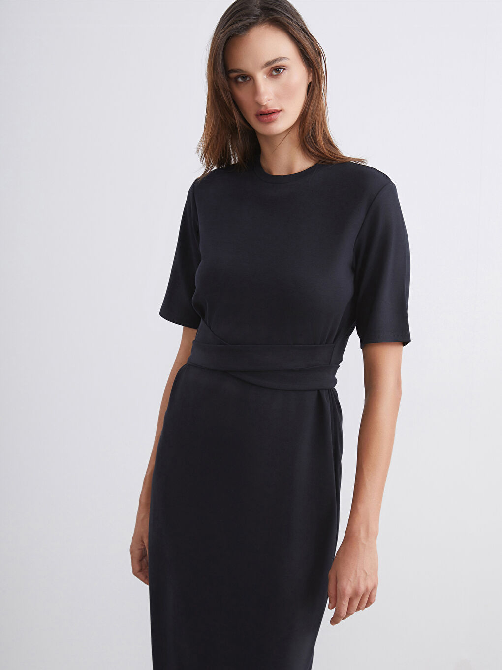 Siyah Bisiklet Yaka Kuşaklı Elbise-1