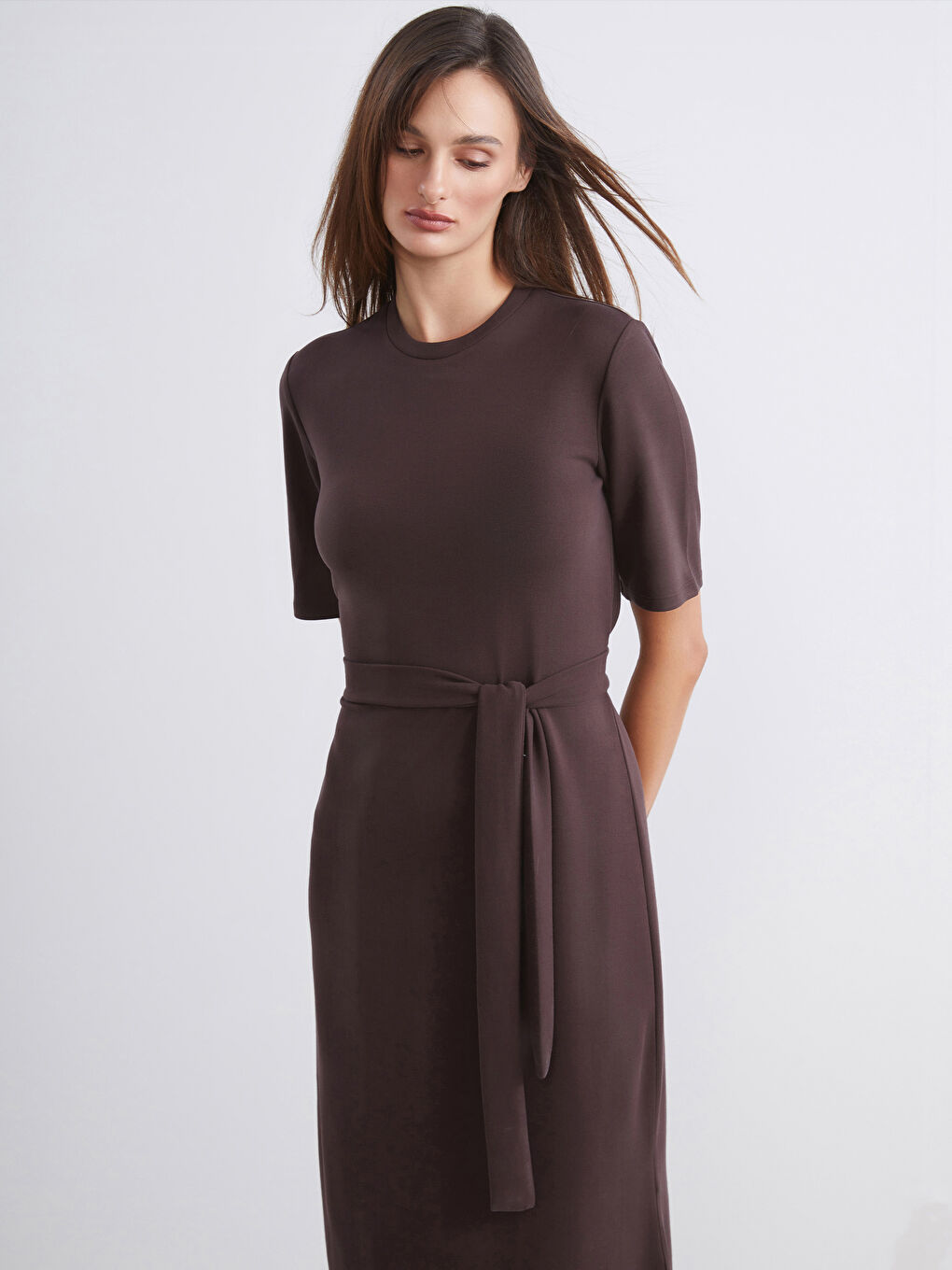 Kahverengi Bisiklet Yaka Kuşaklı Elbise-1